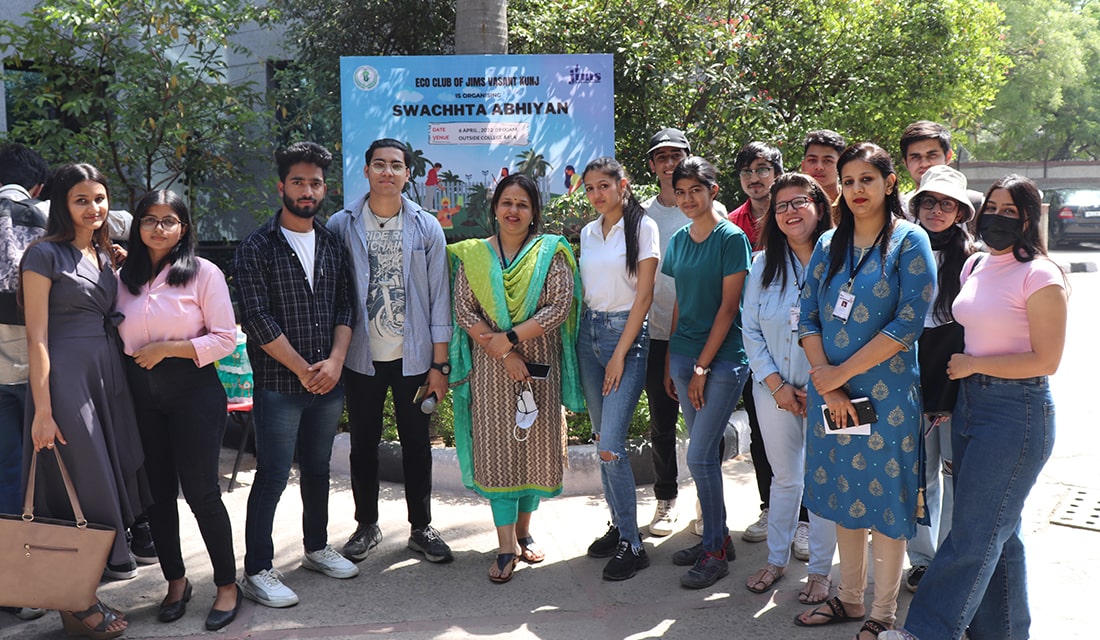 CO-CURRICULAR COMMITTEE